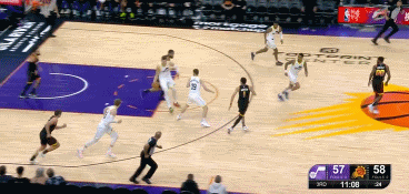 赚了!约翰-科林斯强攻造杀伤 太阳挑战成功取消犯规并获得球权